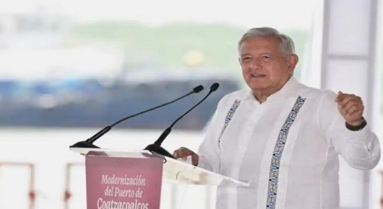 AMLO asegura que entregan obras a Fuerzas Armadas para que no acaben en manos de zopilotes