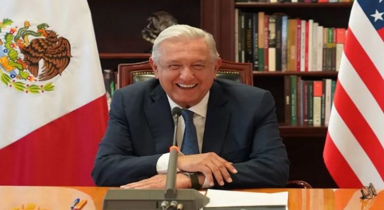 AMLO hace compromisos ambientales y energéticos con John Kerry