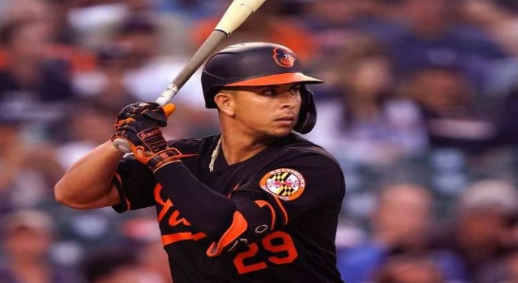 El pelotero mexicano de los Orioles Ramón Urías se mantiene en ritmo