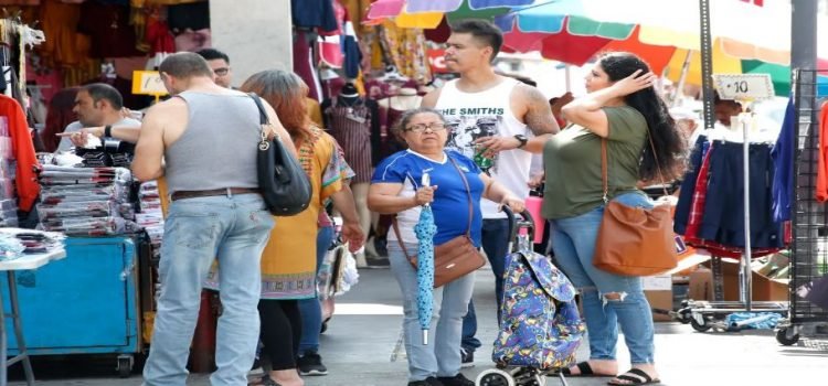 Latinos ya no confían plenamente en economía estadounidense