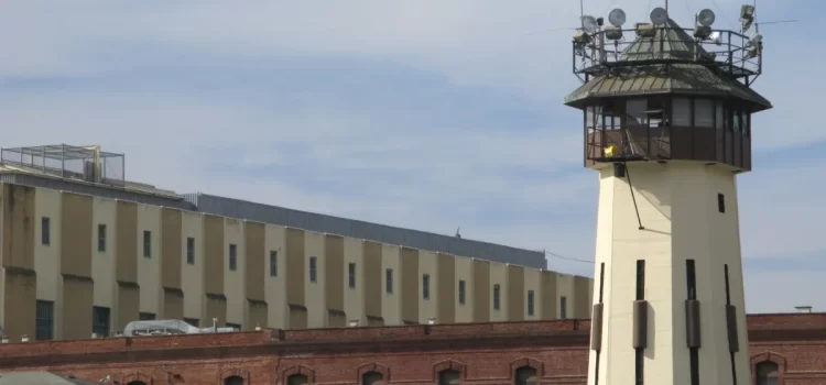 Gobernador de California busca transformar prisión de San Quentin en campus universitario para reclusos