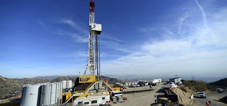 California aprueba controvertida expansión del almacenamiento de gas en Aliso Canyon a pesar de la oposición.