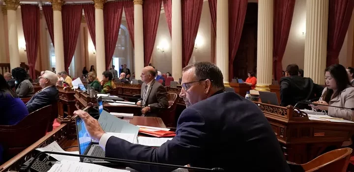 California avanza para prohibir cuatro químicos en alimentos y bebidas procesados