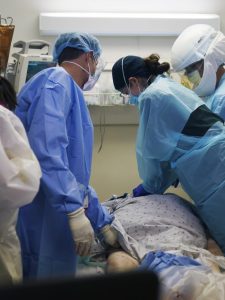 Escasez de personal de enfermería en California genera preocupaciones sobre atención médica