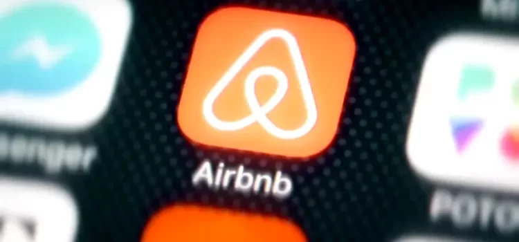 Airbnb refuerza medidas contra fiestas no autorizadas utilizando IA
