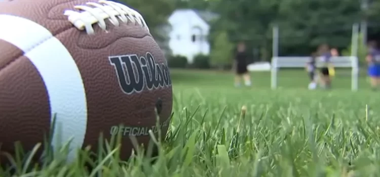 Gobernador de California rechaza prohibición de fútbol americano juvenil