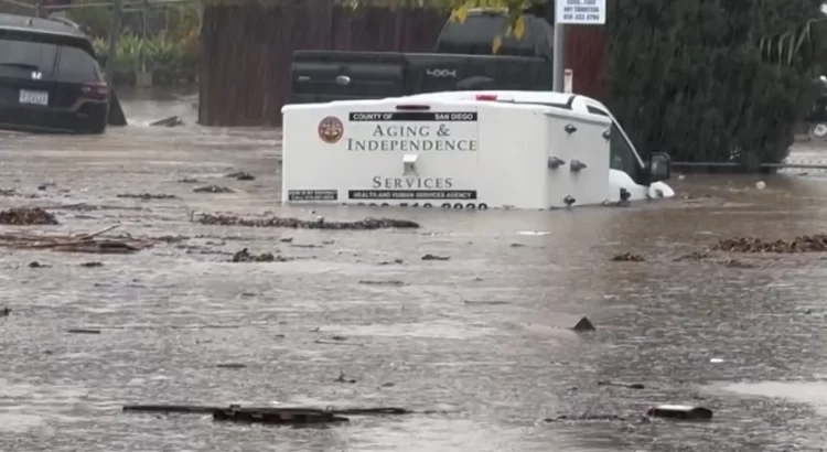 Inundaciones históricas golpean San Diego
