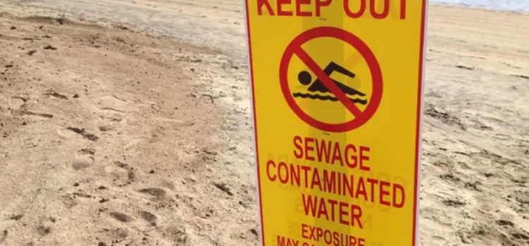 Derrame de aguas residuales provoca cierre de playas en San Diego