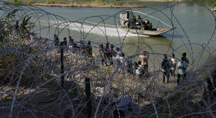 Gobierno de EE. UU. refuerza medidas en la frontera para enfrentar cruces ilegales
