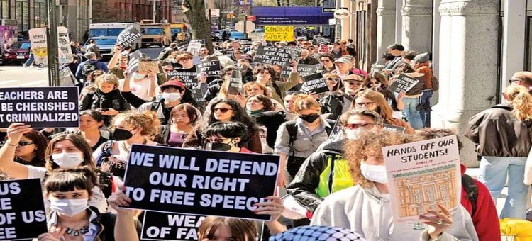 Universitarios marchan en Nueva York por el derecho a aprender