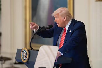Trump insta al Congreso de EU a subir impuestos a los estadounidenses más ricos Trump insta al Congreso de EU a subir impuestos a los estadounidenses más ricos