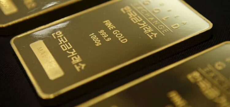 El oro cae 3 % tras el acuerdo comercial entre EE.UU. y China