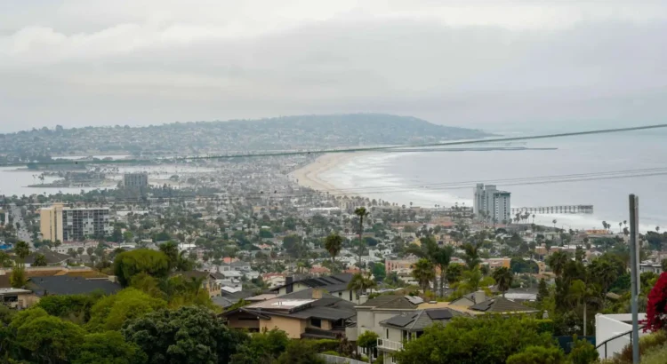 El aumento de los precios de las viviendas en San Diego sigue rezagado respecto al de la nación