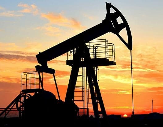 Trump exige precios bajos del petróleo tras tensión con Irán