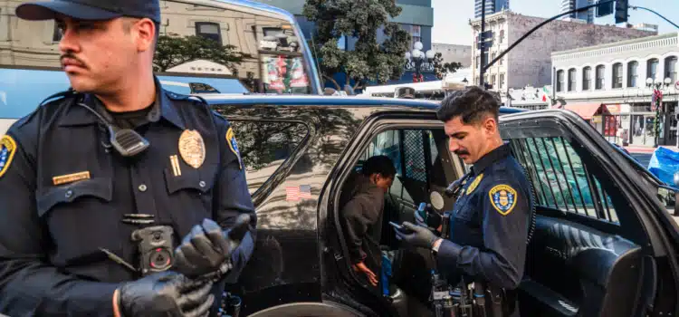 Los residentes negros de San Diego son arrestados de manera desproporcionada por cargos de la Proposición 36
