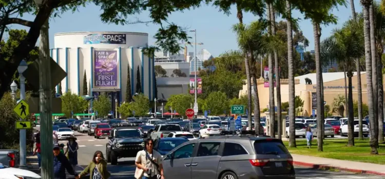 ¿Cuánto debería costar estacionar en el Parque Balboa? El Ayuntamiento de San Diego discute los detalles del plan