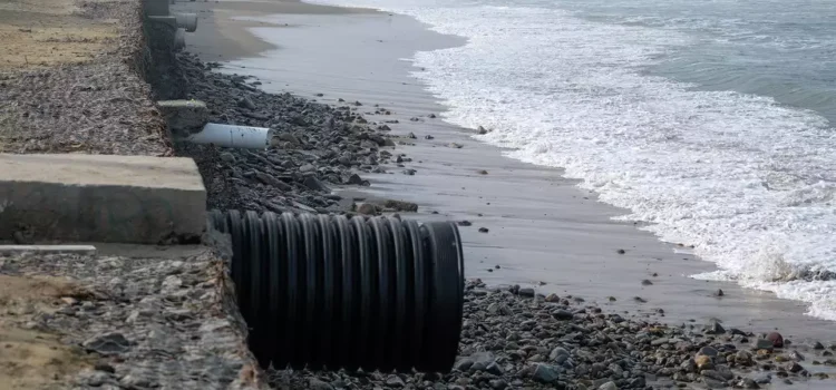 San Diego está bajo una nube de aire tóxico en medio de una crisis de aguas residuales
