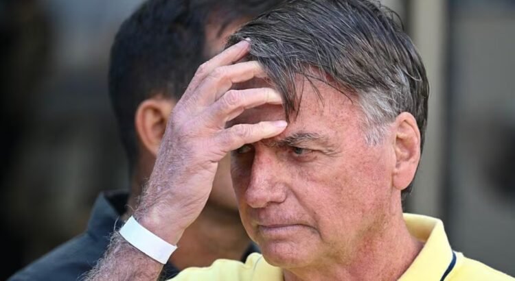 Bolsonaro, condenado a 27 años de cárcel por golpismo en Brasil