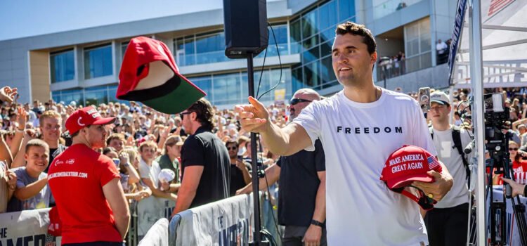 Asesinan a Charlie Kirk, activista conservador aliado de Trump.