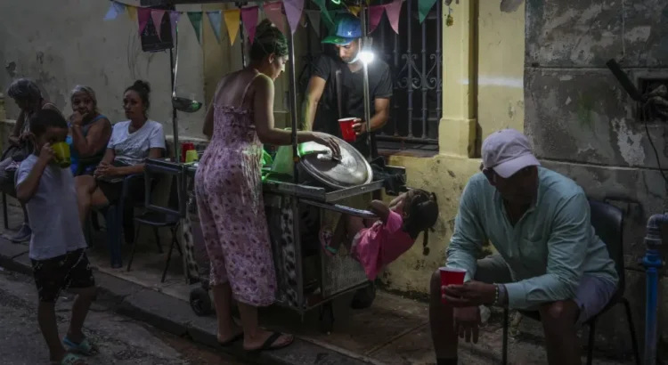 Cuba prevé este viernes su máximo de apagones con el 58% del país a oscuras a la vez Cuba prevé este viernes su máximo de apagones con el 58% del país a oscuras a la vez