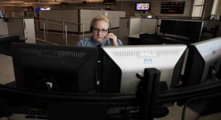 California gastó 450 millones de dólares en un nuevo sistema 911 y ahora planea eliminarlo