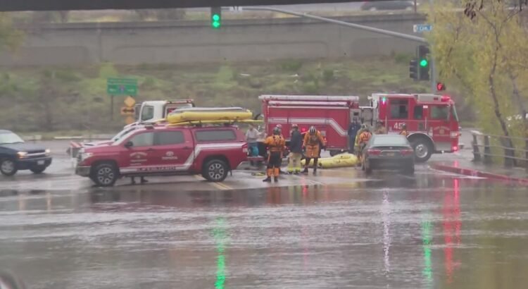 Los servicios de emergencia de San Diego se preparan para fuertes lluvias. Los servicios de emergencia de San Diego se preparan para fuertes lluvias.