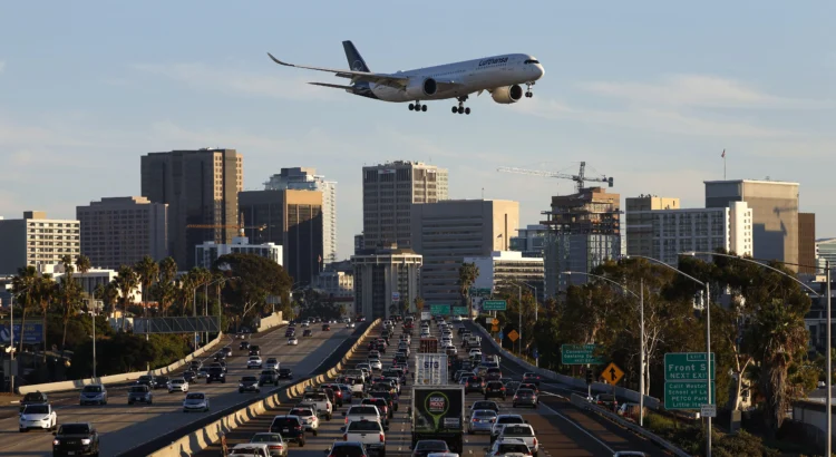 Más de 80 vuelos cancelados ante crisis aérea nacional